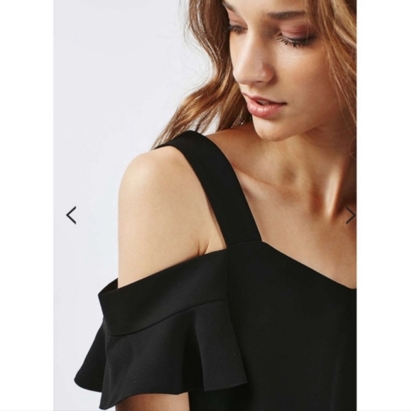 TOPSHOP Black off the shoulder top. Size 8 - Picture 4 of 13